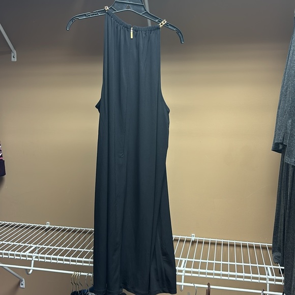 Dress - Picture 6 of 7